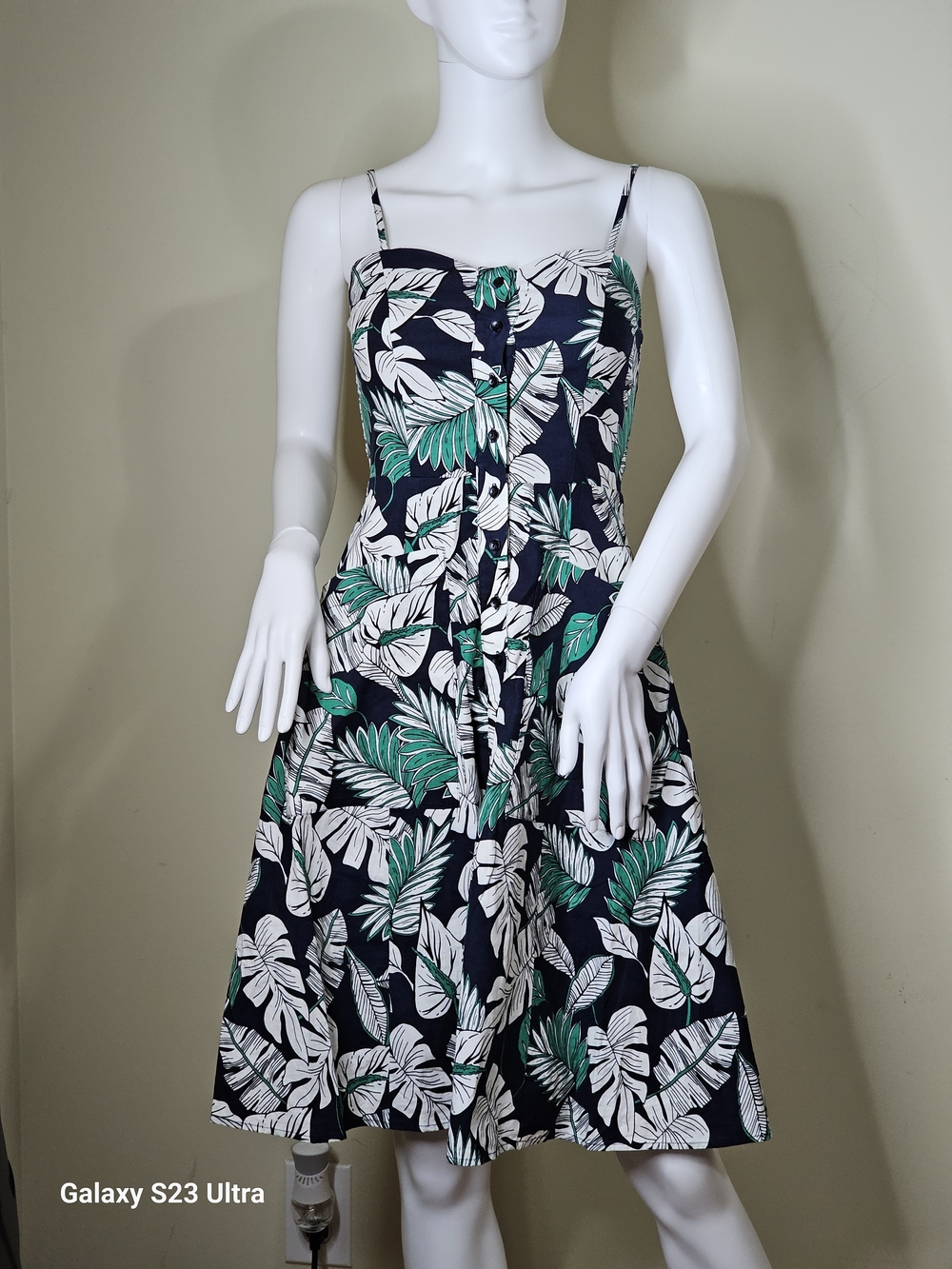 Sleeveless Navy Tropical Print Sundress with Green Leaves
